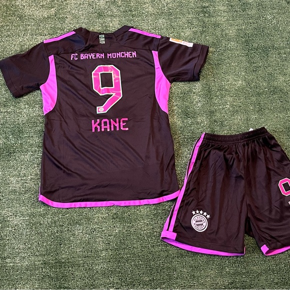 Harry Kane #9 Bayern Munich Away Kids Jersey 23/24 Bundesliga - Picture 1 of 4